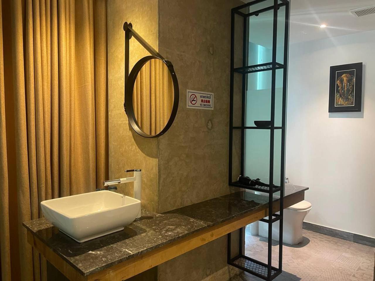 Hotel Check Royal Palace 5*