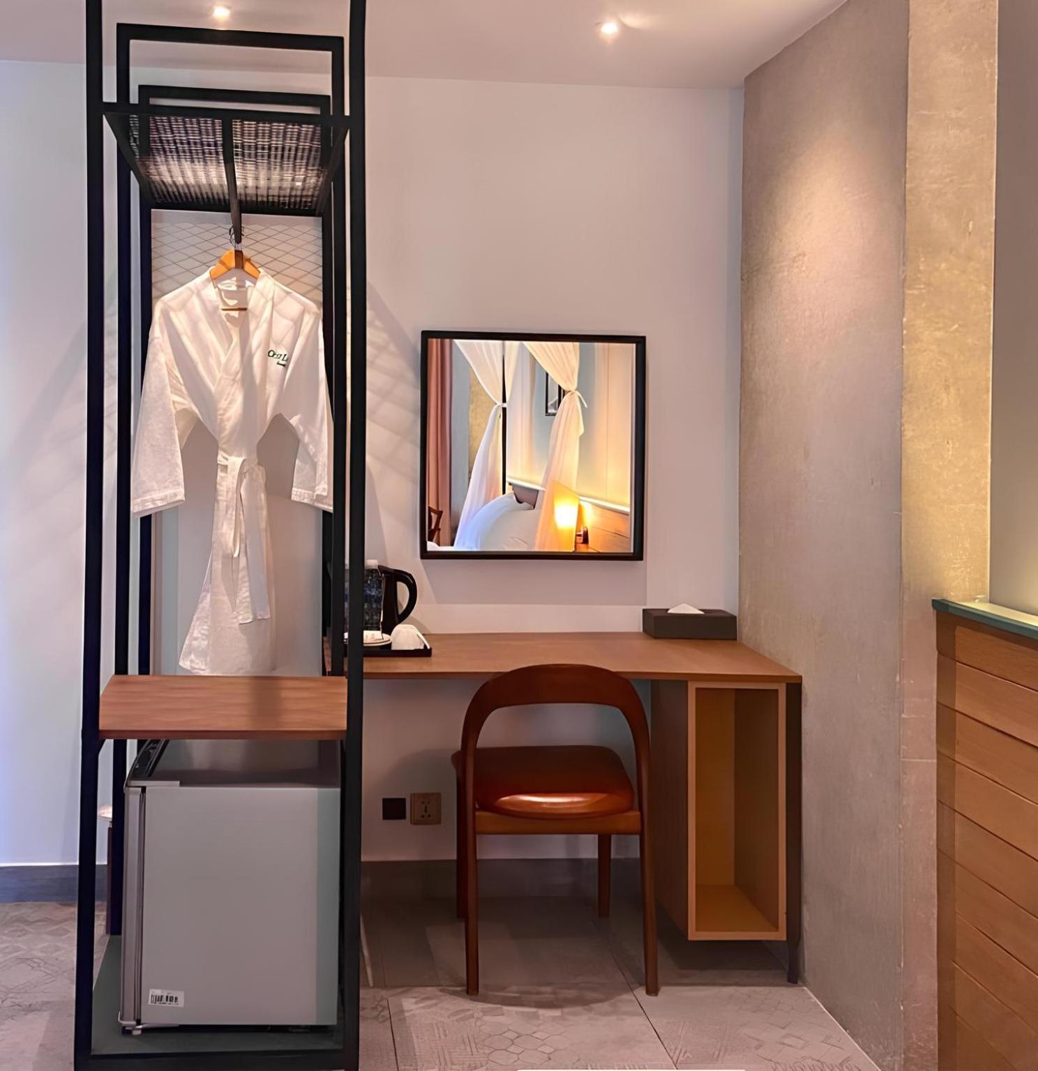 Check Royal Palace Hotel 5*