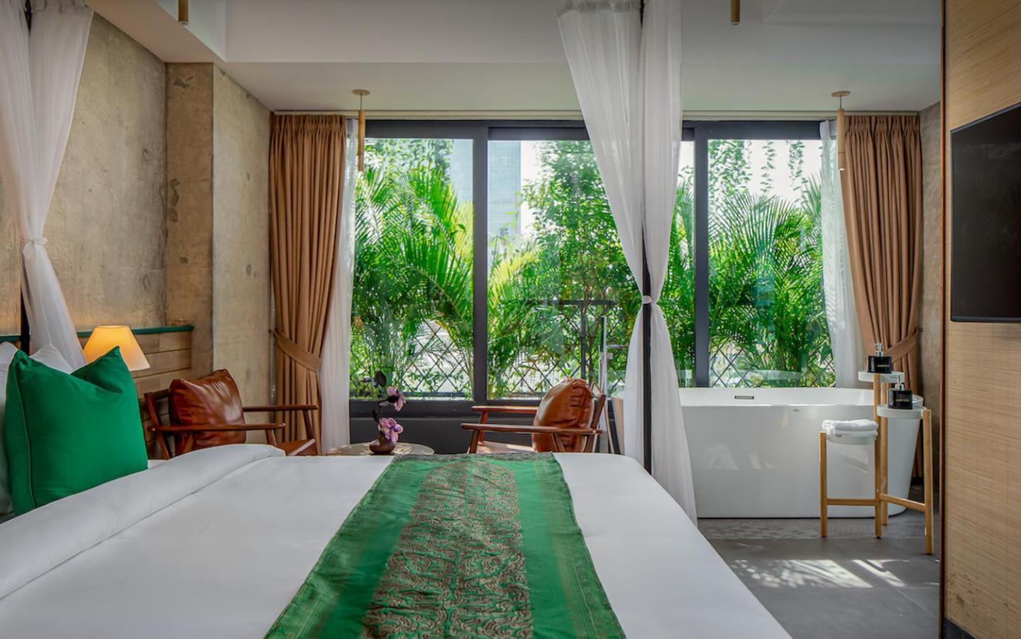 Khách sạn Check Royal Palace 5*