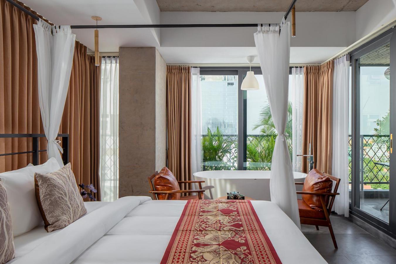 Khách sạn Check Royal Palace 5*